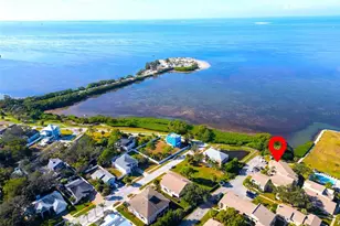 656 Windrush Bay Dr, Tarpon Springs, FL 34689 - Photo 41