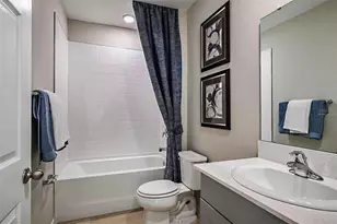 36680 Sagemoor Dr, Zephyrhills, FL 33541 - Photo 17