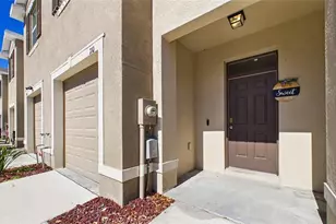 710 Barclay Wood Dr, Ruskin, FL 33570 - Photo 1