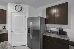 2741 Gardiner Ln, Zephyrhills, FL 33541 - Photo 17