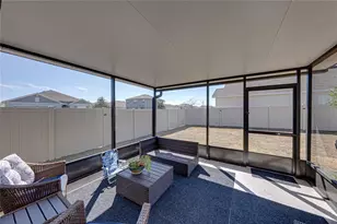 2741 Gardiner Ln, Zephyrhills, FL 33541 - Photo 37