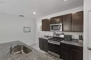 2741 Gardiner Ln, Zephyrhills, FL 33541 - Photo 15