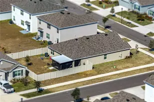 2741 Gardiner Ln, Zephyrhills, FL 33541 - Photo 43