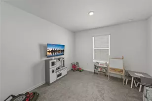 2741 Gardiner Ln, Zephyrhills, FL 33541 - Photo 23