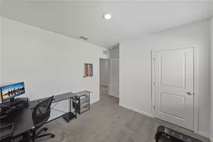 2741 Gardiner Ln, Zephyrhills, FL 33541 - Photo 31