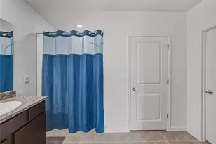 2741 Gardiner Ln, Zephyrhills, FL 33541 - Photo 25