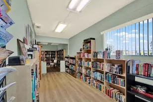 6015 19th St N, Saint Petersburg, FL 33714 - Photo 25