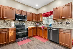 11012 Oyster Bay Cir, New Port Richey, FL 34654 - Photo 19