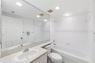 1200 Country Club Dr, Largo, FL 33771 - Photo 23