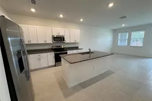 10822 Ft White Ct, Tampa, FL 33647 - Photo 9