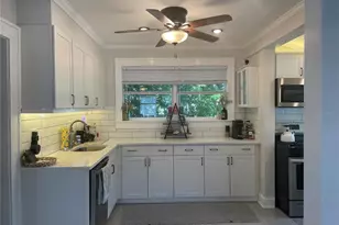 2624 12th St N, Saint Petersburg, FL 33704 - Photo 9