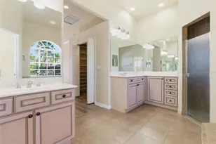 915 Vista Verde Ln, Sun City Center, FL 33573 - Photo 21