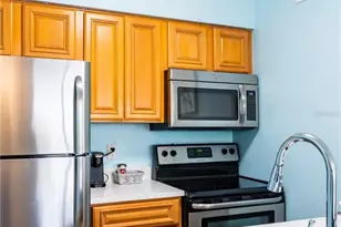 2506 N Rocky Point Dr, Tampa, FL 33607 - Photo 11