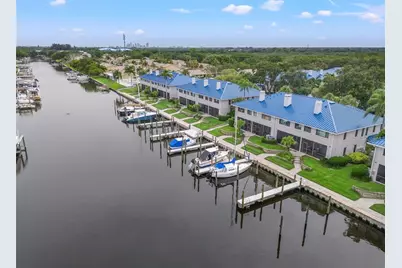 1671 Watermark Circle NE, Saint Petersburg, FL 33702 - Photo 43