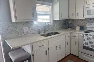 7901 40th Ave N, Saint Petersburg, FL 33709 - Photo 19