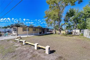 39107 Hillcrest Dr, Zephyrhills, FL 33542 - Photo 13