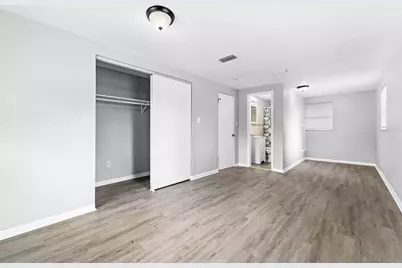 4220 E Powhatan Avenue, Tampa, FL 33610 - Photo 11