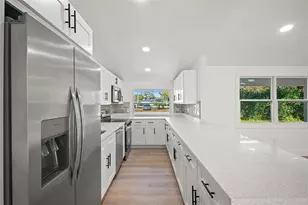 9402 W Cluster Ave, Tampa, FL 33615 - Photo 13