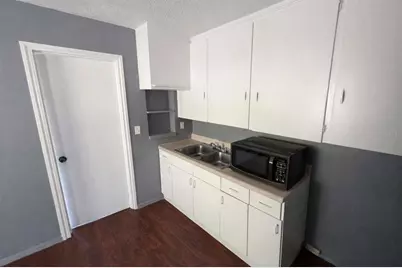 2332 Grove Street S, Saint Petersburg, FL 33705 - Photo 9