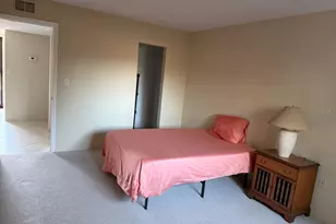 9815 47th Ave N, Saint Petersburg, FL 33708 - Photo 13