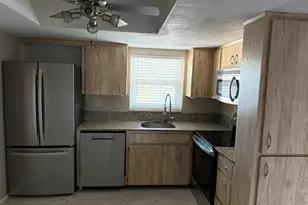 9815 47th Ave N, Saint Petersburg, FL 33708 - Photo 7