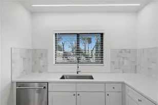 2846 Pinellas Point Dr S, Saint Petersburg, FL 33712 - Photo 29