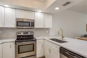 320 Island Way, Clearwater Beach, FL 33767 - Photo 15