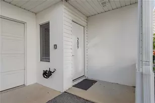 320 Island Way, Clearwater Beach, FL 33767 - Photo 5