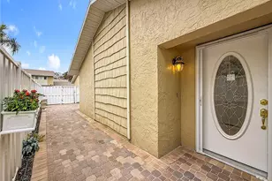 6747 Cape Hatteras Way NE, Saint Petersburg, FL 33702 - Photo 3