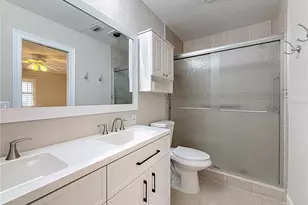 6747 Cape Hatteras Way NE, Saint Petersburg, FL 33702 - Photo 19