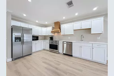 6747 Cape Hatteras Way NE #4, Saint Petersburg, FL 33702 - Photo 9