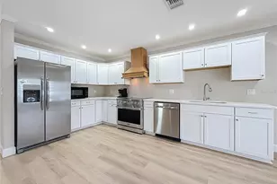 6747 Cape Hatteras Way NE, Saint Petersburg, FL 33702 - Photo 9