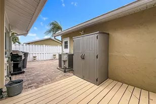 6747 Cape Hatteras Way NE, Saint Petersburg, FL 33702 - Photo 37