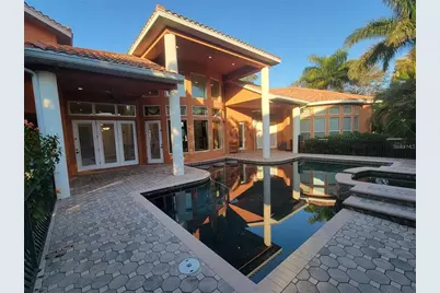 10209 Thurston Groves Boulevard, Largo, FL 33778 - Photo 9