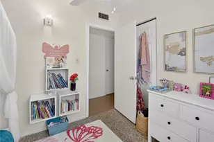 2016 Windsor Way, Tampa, FL 33619 - Photo 15