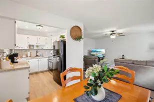 202 Bedford Trail, Sun City Center, FL 33573 - Photo 9