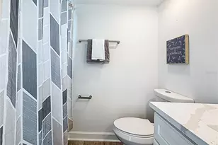 4550 Cove Cir, Saint Petersburg, FL 33708 - Photo 25