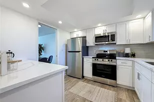 4550 Cove Cir, Saint Petersburg, FL 33708 - Photo 3