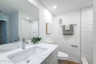 4550 Cove Cir, Saint Petersburg, FL 33708 - Photo 17