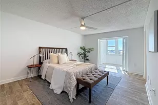 4550 Cove Cir, Saint Petersburg, FL 33708 - Photo 19