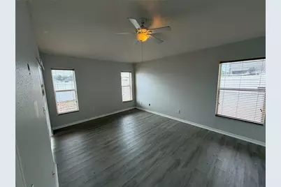 8101 Water Tower Drive, Tampa, FL 33619 - Photo 9