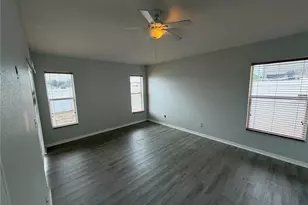 8101 Water Tower Dr, Tampa, FL 33619 - Photo 9