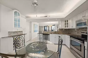 690 Island Way, Clearwater Beach, FL 33767 - Photo 15