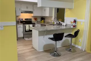 322 Regal Park Dr, Valrico, FL 33594 - Photo 5
