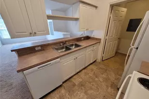 5934 Brickleberry Ln, Zephyrhills, FL 33541 - Photo 11