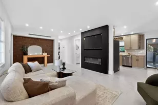 320 Pheasant Cir, Brandon, FL 33510 - Photo 3