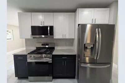 5523 Venetian Boulevard NE, Saint Petersburg, FL 33703 - Photo 3