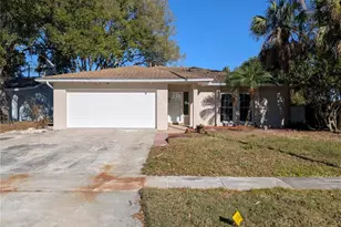 5523 Venetian Blvd NE, Saint Petersburg, FL 33703 - Photo 1