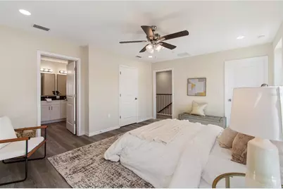 4352 Cambio Gardens Court, Tampa, FL 33610 - Photo 19