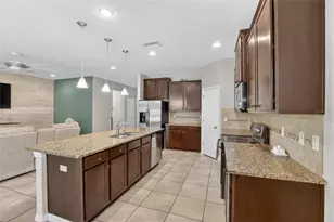 2819 Holly Bluff Ct, Plant City, FL 33566 - Photo 15